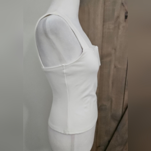 CLOUD Ten White Notched Cropped Bustier Tank Top. Size Small - Picture 13 of 16